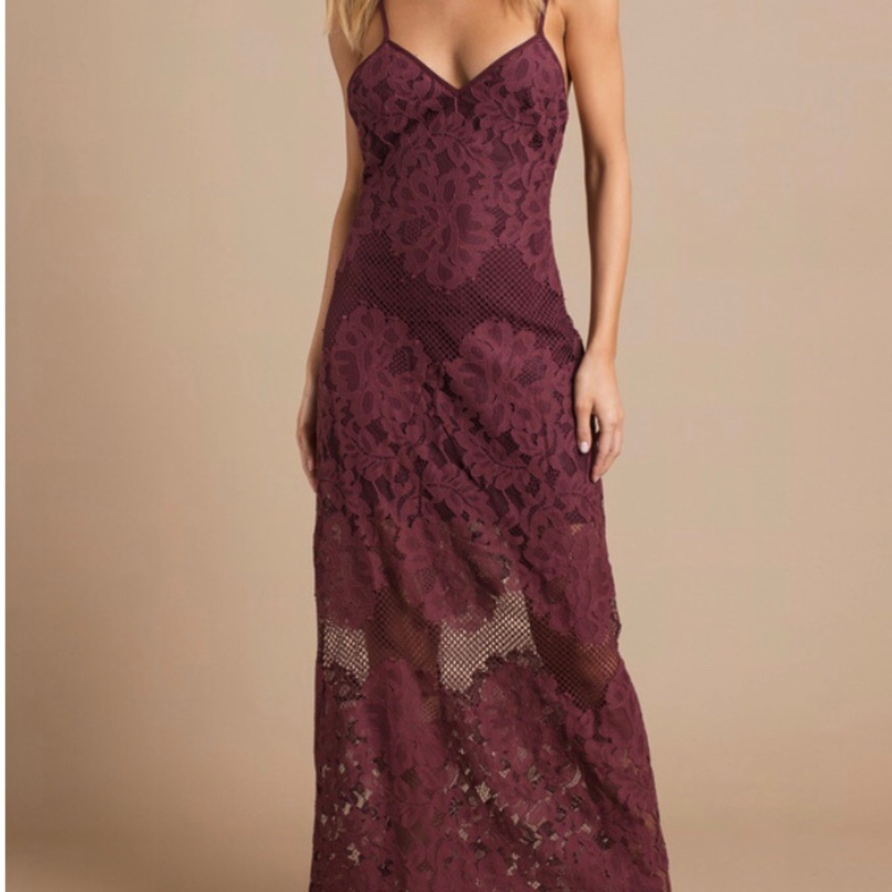 Tobi burgundy spaghetti strap lace dress